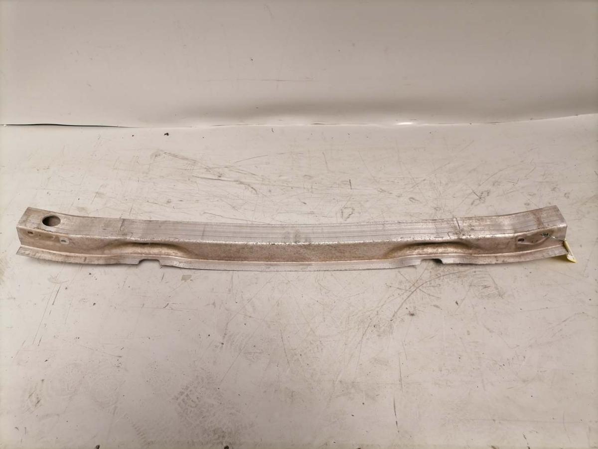 Audi A3 8P original Tr&auml;ger Verst&auml;rkung Sto&szlig;stange Stossf&auml;nger vorn Bj.2011